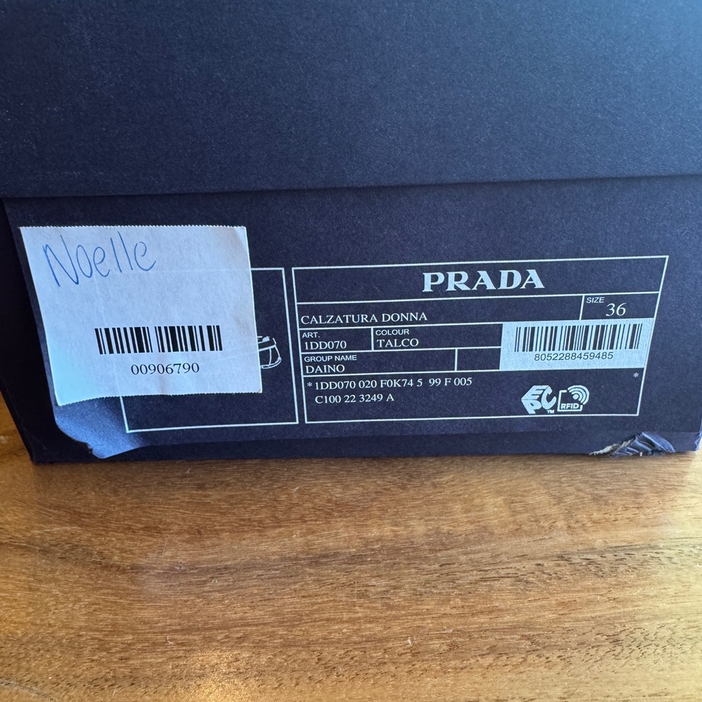 Prada CALZATURA DONNA Cream Pebbled Leather Slip-On Loafers with Gold Logo - Picture 5 of 7